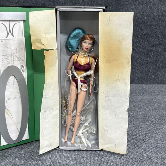 Jason Wu Fashion Royalty Doll Limited Edition Kyori Sato Skin‎ Is In Boxed COA - Picture 2 of 13
